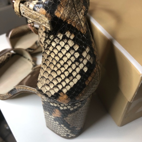 Michael Kors Sandalen High Heels in metallic pink with print - Picture 4 of 9